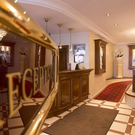 Parkhotel 호텔