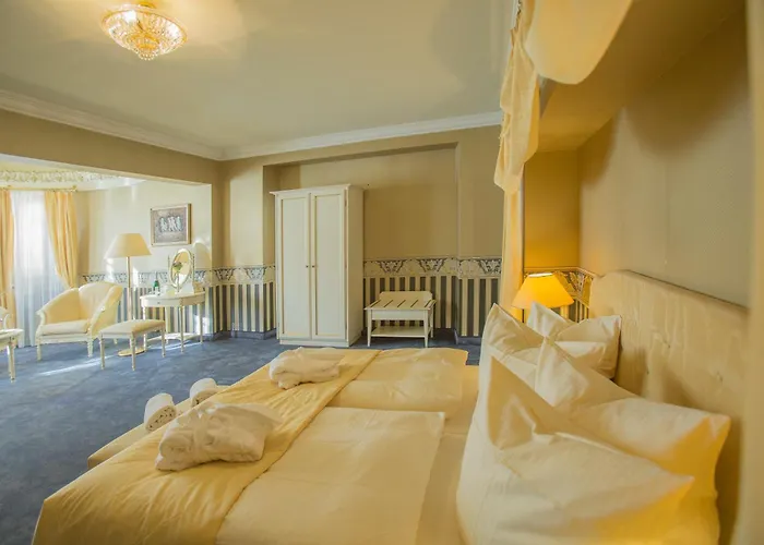 מלון Parkhotel 4*