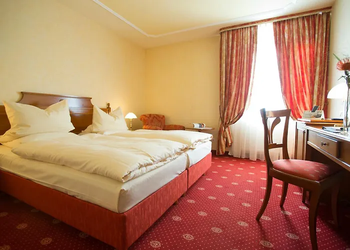 מלון Parkhotel 4*