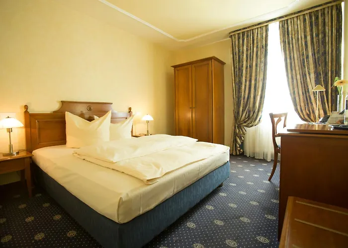 מלון Parkhotel 4*